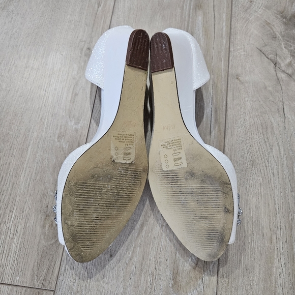 Touch Of Nina, 6.5, White Sparkle - Picture 8 of 13